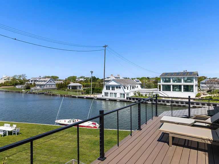 61 Dune Rd — Photo 13