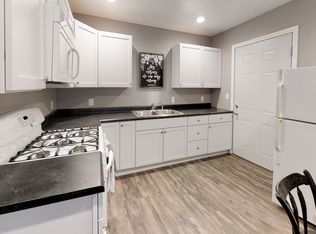 446 1st St, Hudson, IA 50643