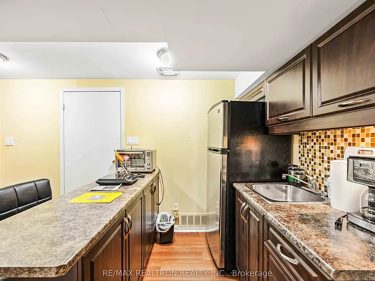 264 Galway Ct — Photo 16