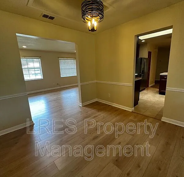 2719 Merrie Oaks Rd — Photo 5