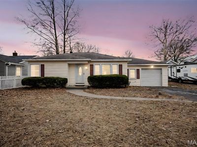 222 Parkway Dr, Swansea, IL, 62226