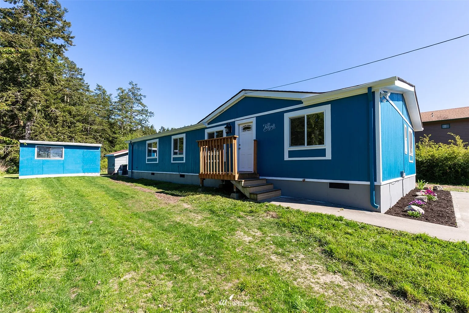 994 Donald Avenue photo 1