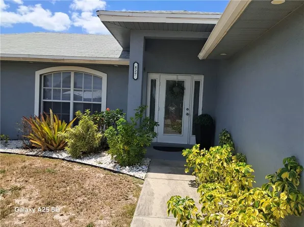 827 Alvin AVE, LEHIGH ACRES, FL 33971