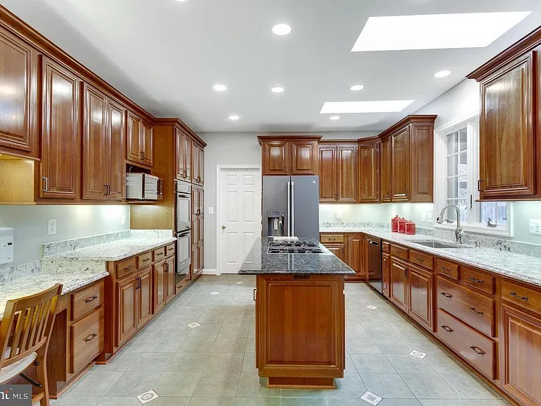 1207 Artnauman Ct — Photo 21