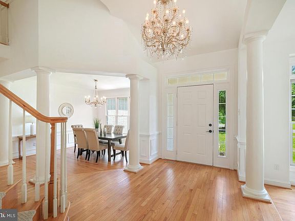 4th image of 14216 Cervantes Ave