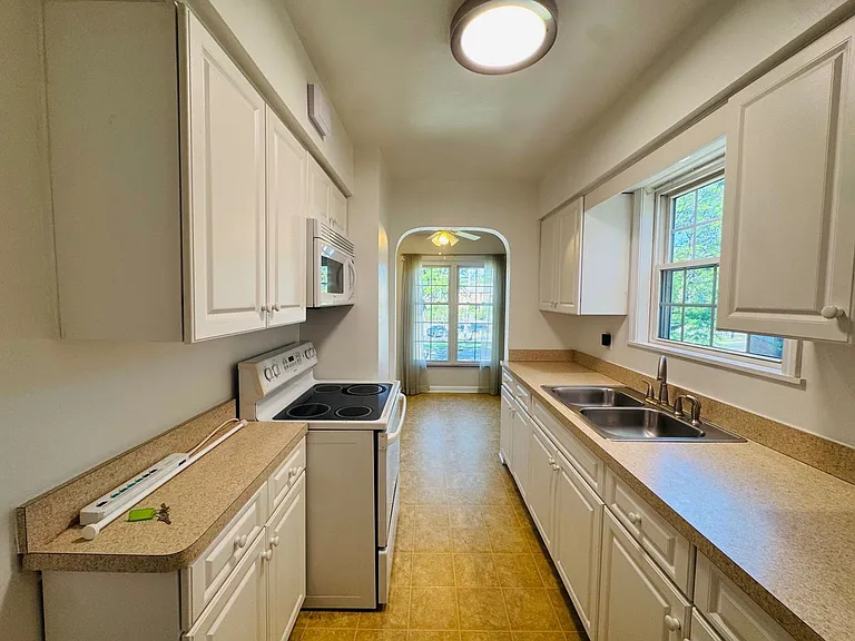 3679 Warren Road, Cleveland, OH 44111 — Photo 12