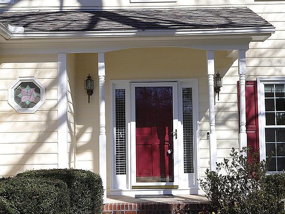 3rd image of 103 Kensbury Cir