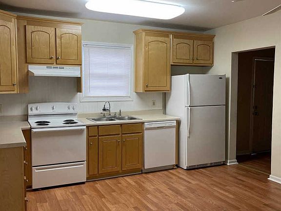 5th image of 1752 River St NE