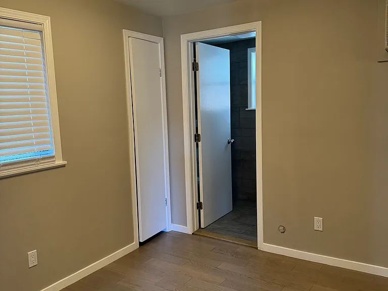 1635 Scott Ave — Photo 18
