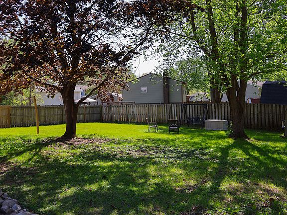 4th image of 11309 Hartford Ln