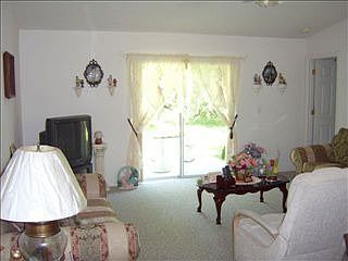 4th image of 79 Brunett Ln