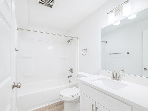 3rd image of 7515 146th St SW #323