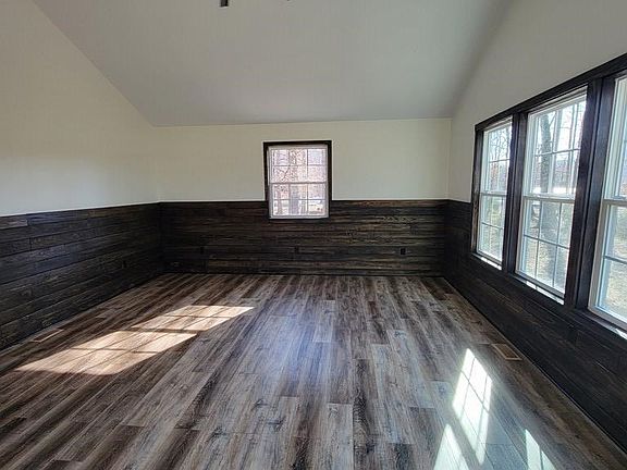 4th image of 131 Clearwater Ln