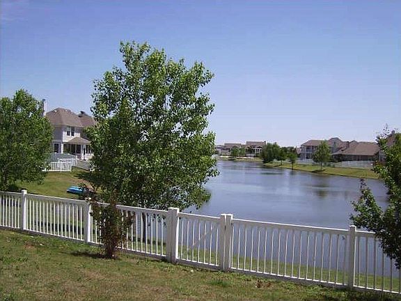 4th image of 10044 Cedar Lake Dr