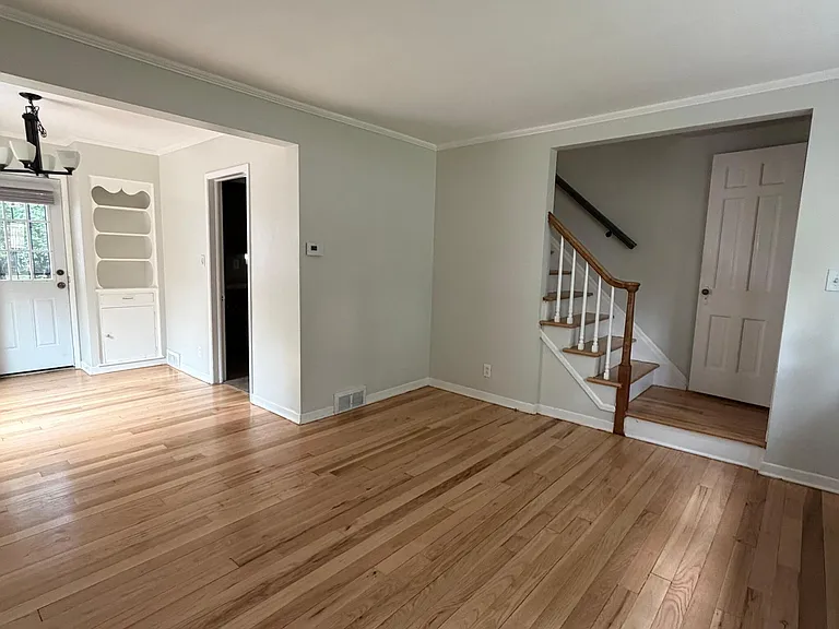 3770 Brewster St — Photo 3