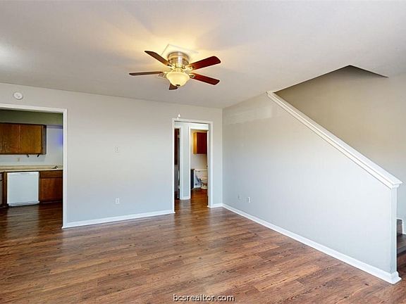 3rd image of 2803 Longmire Dr APT B