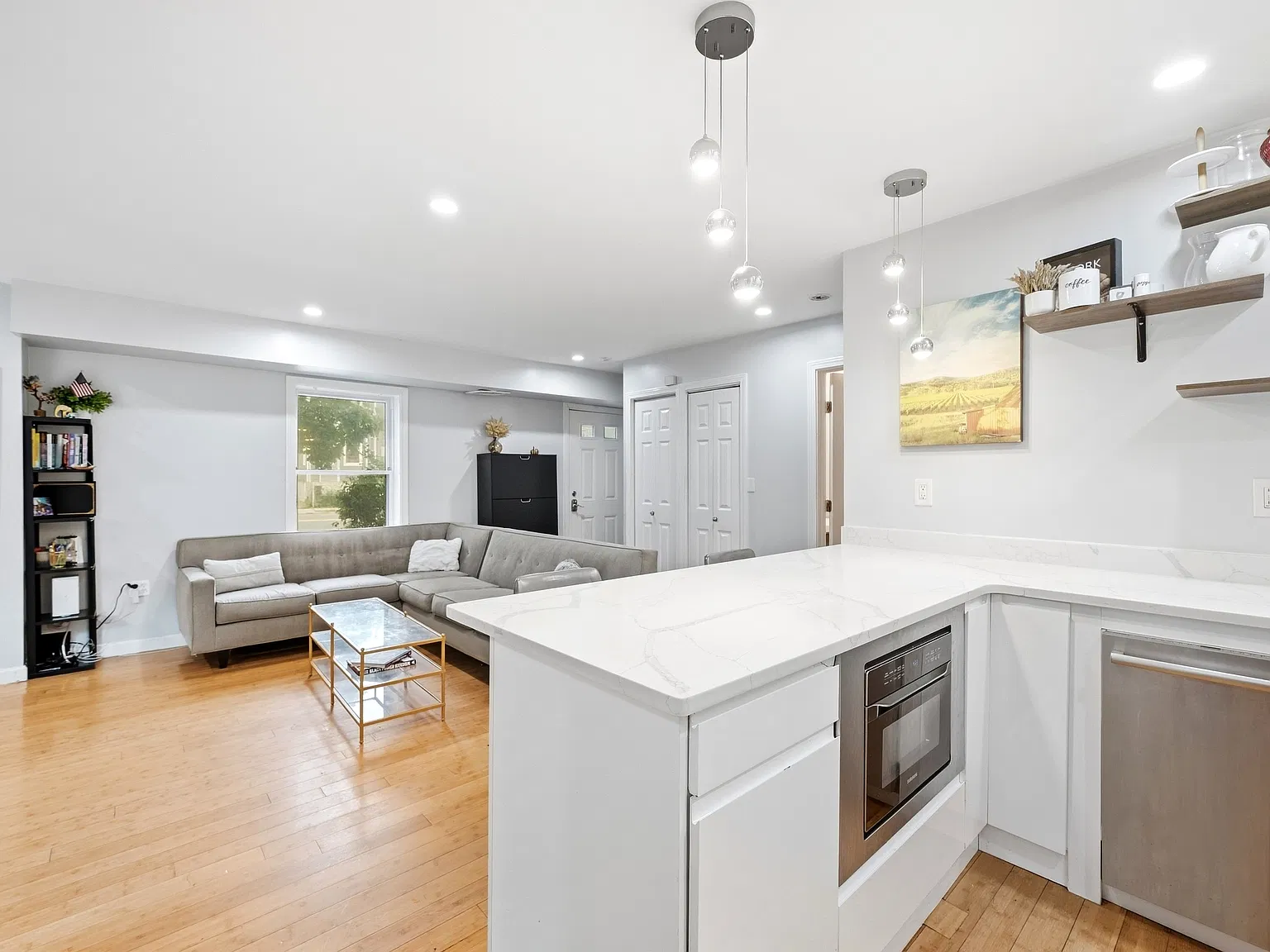 2 bed, 1.5 bath, 924 sqft, $2,900 — Photo 4