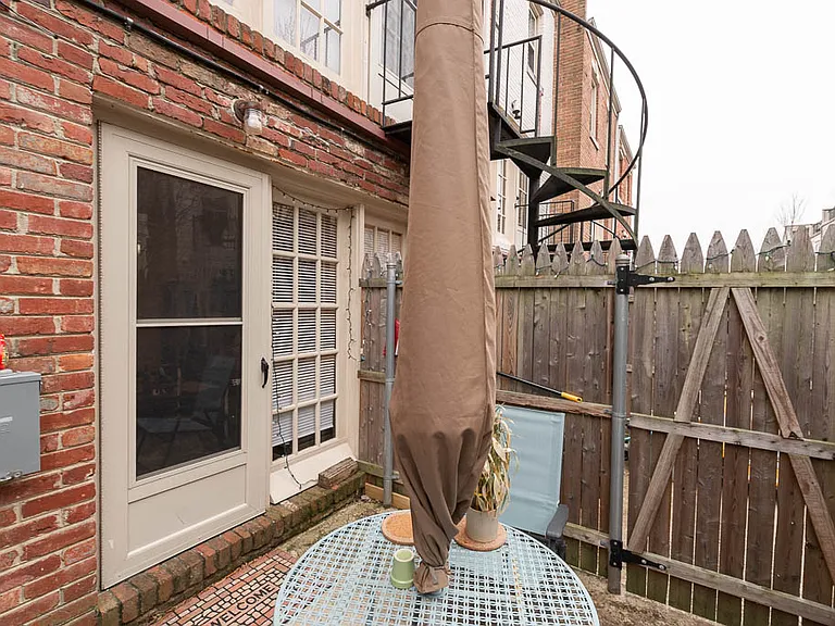 4450 Macarthur Blvd NW #11A — Photo 9