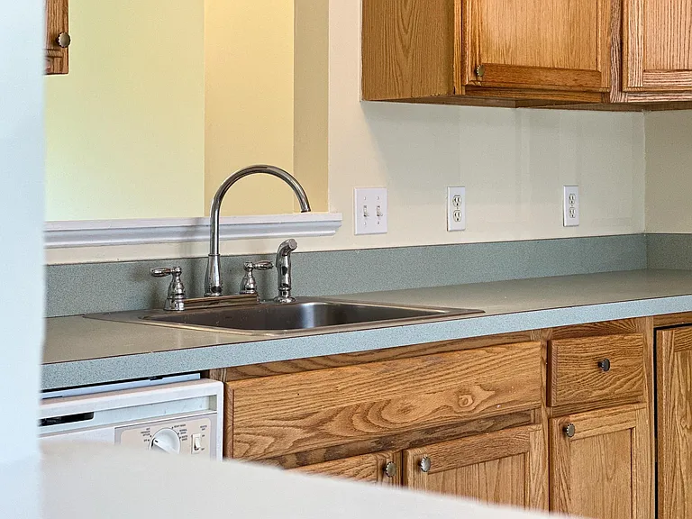 1026 Commercial Ct — Photo 5
