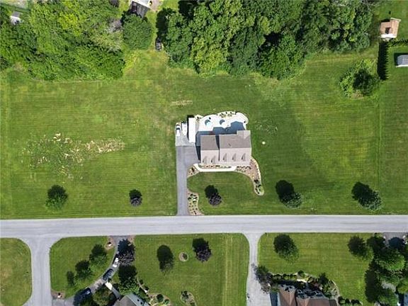 4th image of 2152 Terry Rd