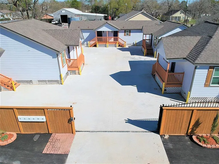 6207 Conley St — Photo 1