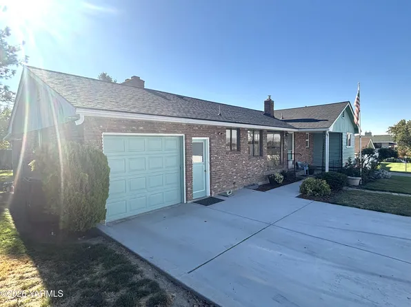 111 Sunset Way, Zillah, WA 98953