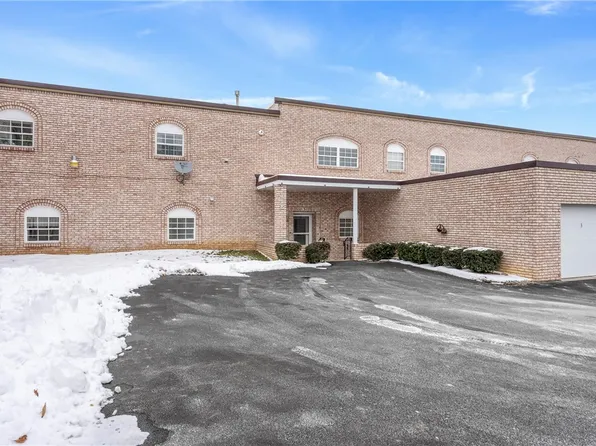 2750 Iowa Dr APT 3, Lower Burrell, PA 15068