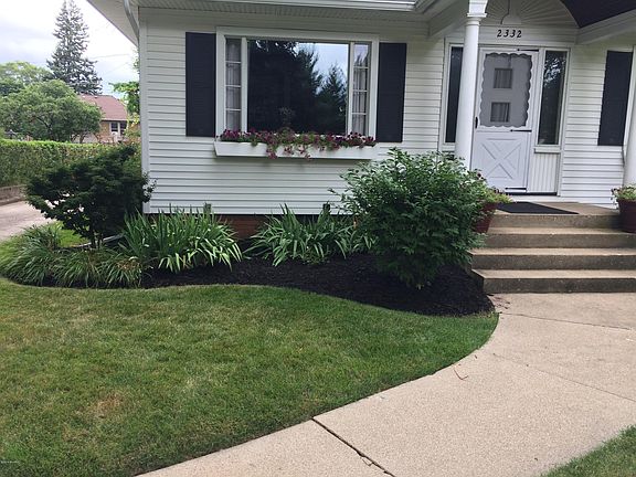 3rd image of 2332 Foster Ave NE