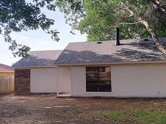 4th image of 3618 Wentworth Dr