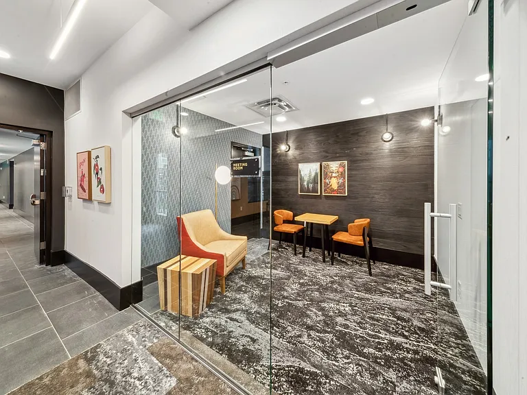 RiNo_amenity_business center (3)