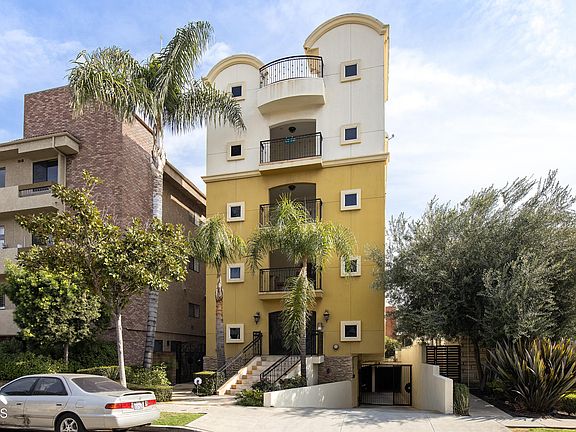 3rd image of 836 S Bedford St APT 200