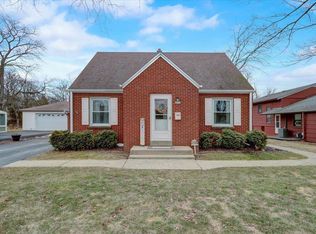 6016 Clover Ln, Greendale, WI 53129