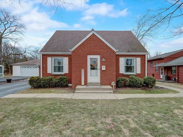 6016 Clover LANE, Greendale, WI 53129