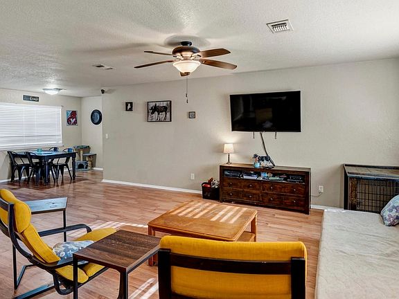 2nd image of 513 Ranch Rd