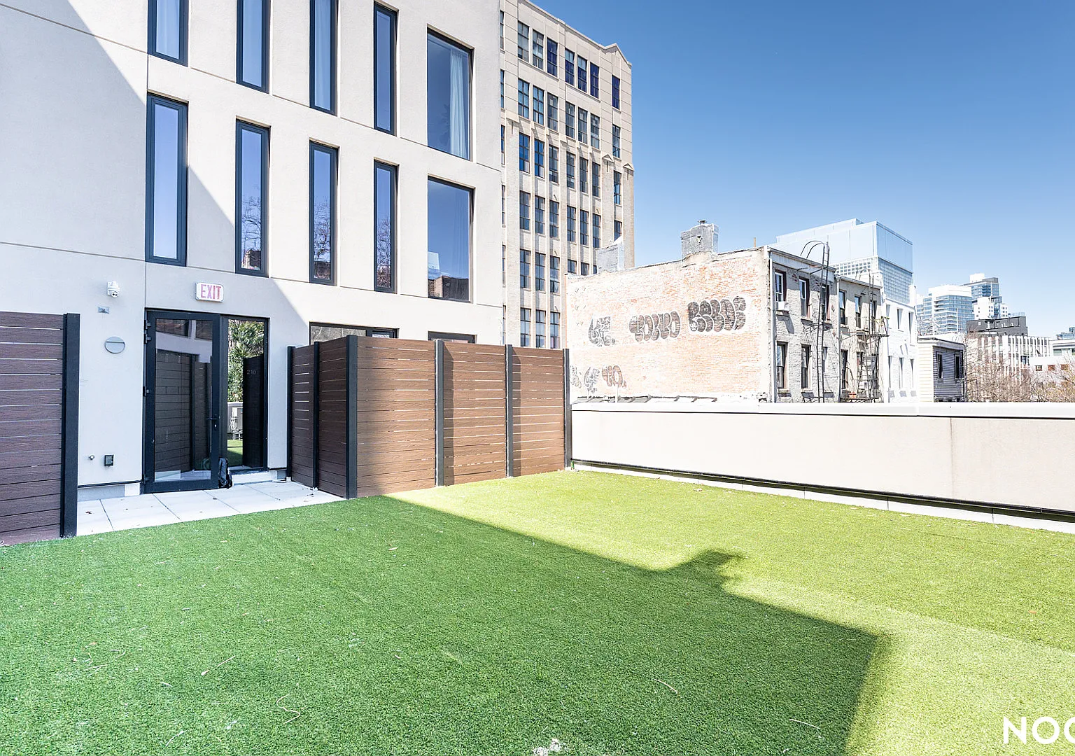 303 Wythe Avenue — Photo 4