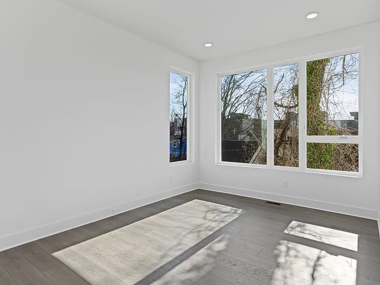 1729 Simpkins St — Photo 27