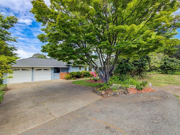 2nd image of 4747 Sullivan Way