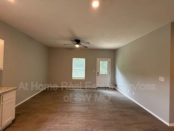 4th image of 1080 S Mission Ave