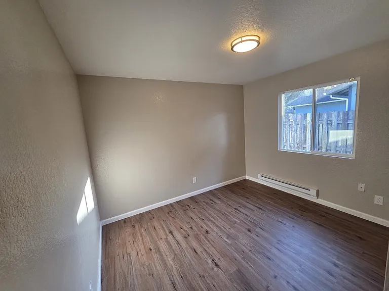 240 Breakwater Dr — Photo 5