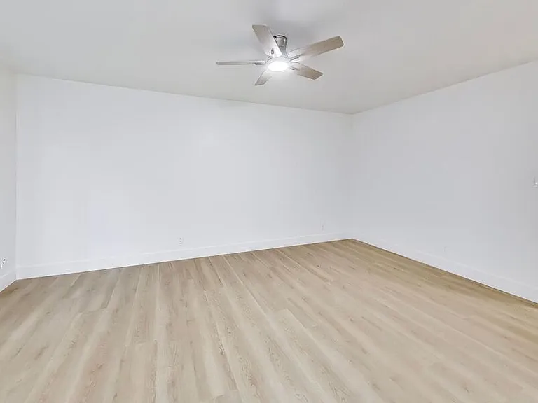 2727 Marina Boulevard — Photo 22