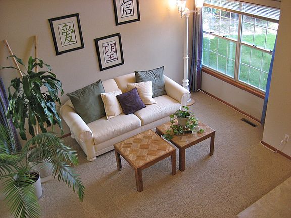 2nd image of 910 S Palisade Ct