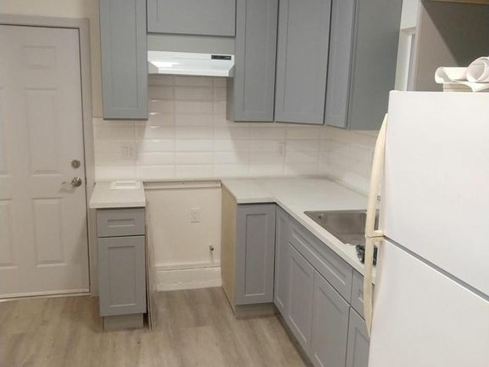 1st image of 10146 Gothic Ave