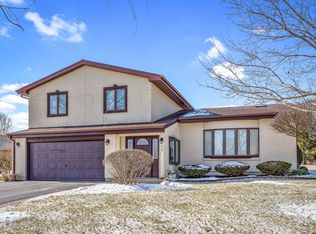 722 Braintree Ln, Bartlett, IL 60103