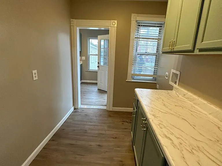 177 Bell St #2 — Photo 3