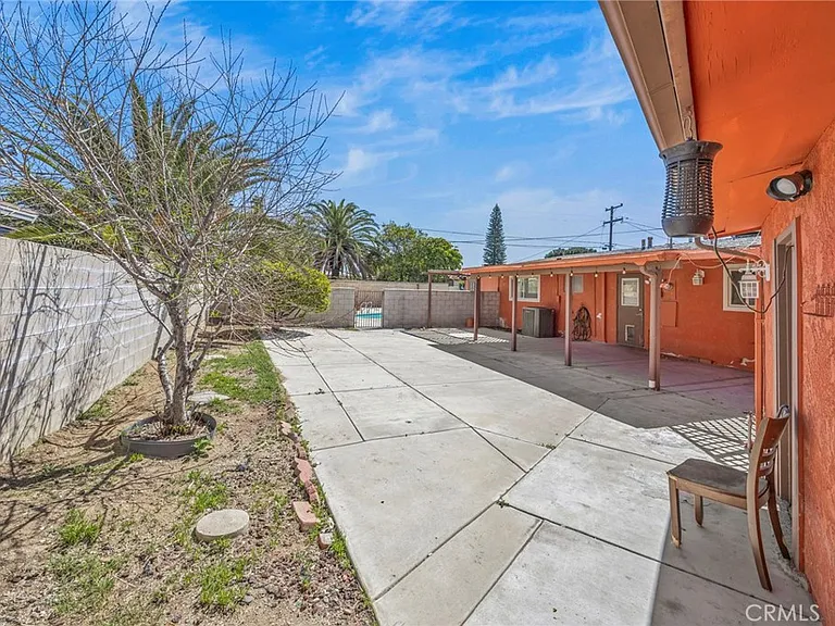 9417 Mango Ave — Photo 35