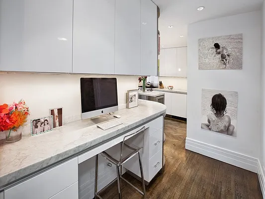Sold by Sotheby's International Realty | media 16