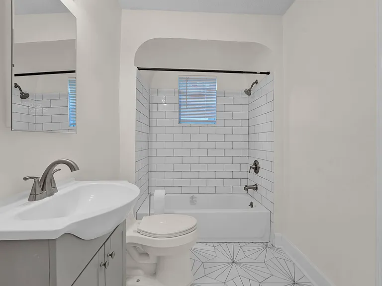 759 E Mallory Ave — Photo 11