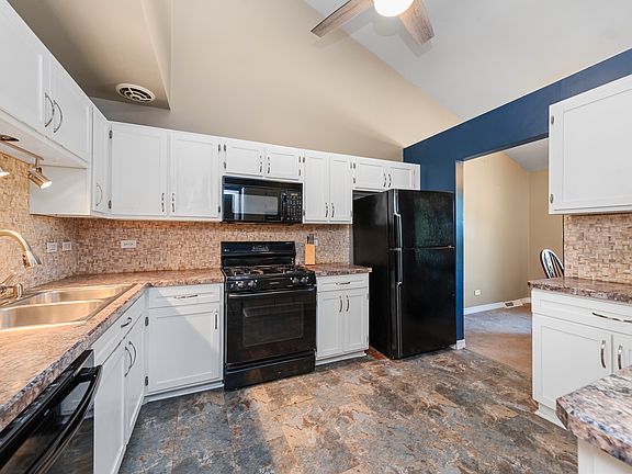 5th image of 3S319 Briarwood Dr
