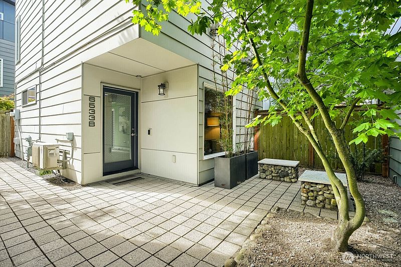 3rd image of 6533 34th Avenue SW #B