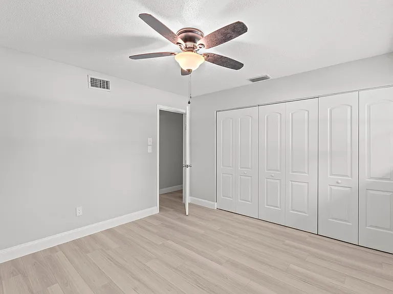 534 E Del Monte Ave — Photo 13